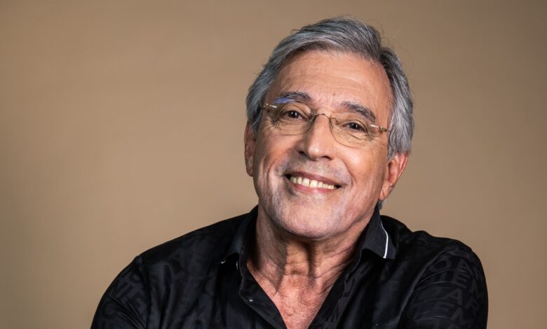 Ivan Lins apresenta turnê 'A gente merece ser feliz' em Belém