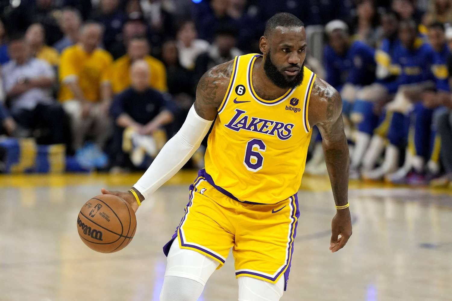 Em noite inspirada de LeBron James, Lakers vencem o Sacramento